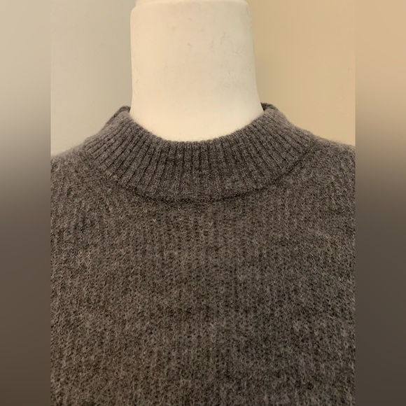 NWT QUINCE gray crew necked sweater wool and alpaca 🦙 - Picture 5 of 9